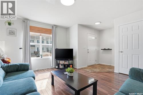 49 203 Herold Terrace, Saskatoon, SK - Indoor Photo Showing Living Room
