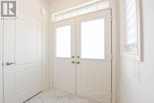 38 SILVER MEADOW GDNS GARDENS N , Hamilton, Ontario L8B 1Z4 5