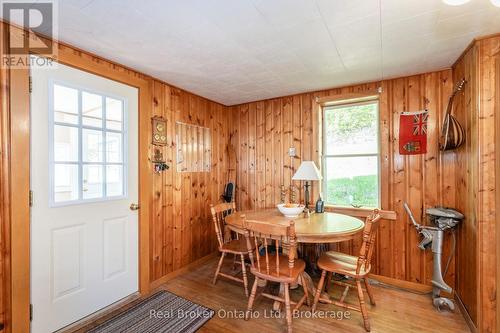 437 Champlain Road, Penetanguishene, ON - Indoor Photo Showing Dining Room