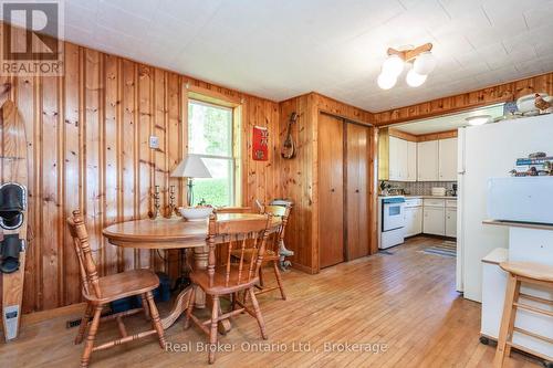 437 Champlain Road, Penetanguishene, ON - Indoor Photo Showing Dining Room