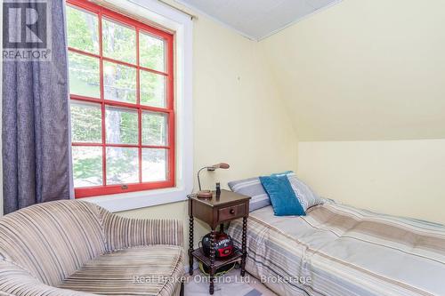 437 Champlain Road, Penetanguishene, ON - Indoor Photo Showing Bedroom