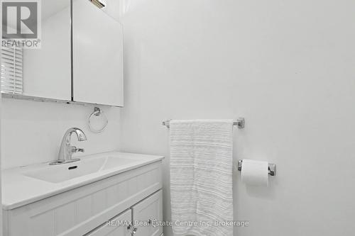 51 Camrose Court, Kitchener, ON - Indoor Photo Showing Bathroom