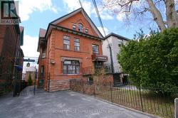20 MAYNARD AVENUE  Toronto, ON M6K 2Z9