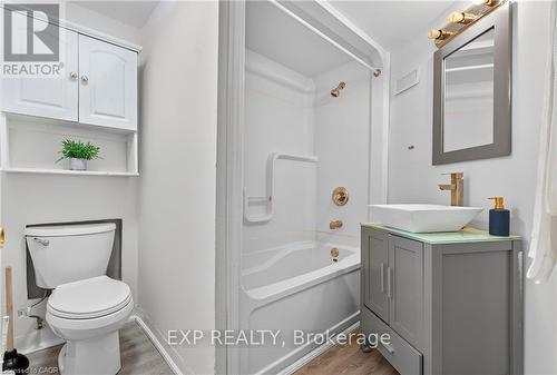 146 Appalachian Crescent, Kitchener, ON - Indoor Photo Showing Bathroom