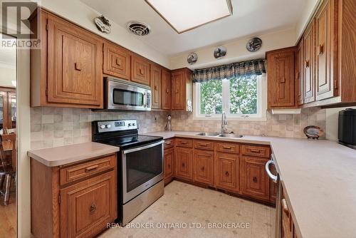 1607 Charles Street, Cornwall, ON - Indoor Photo Showing Kitchen With Double Sink