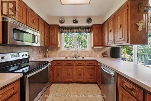 1607 Charles Street, Cornwall, ON - Indoor Photo Showing Kitchen With Double Sink