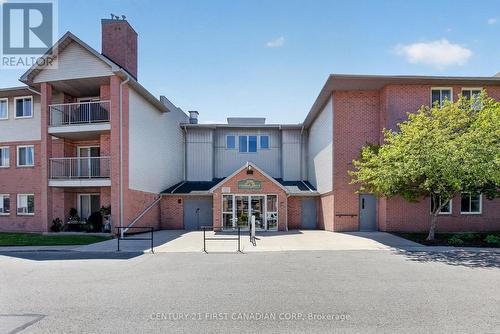 11 - 136 CONWAY DRIVE  London South (South X), ON N6E 3N1