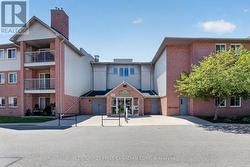 11 - 136 CONWAY DRIVE  London South (South X), ON N6E 3N1