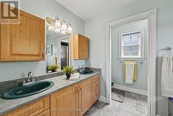 5 piece ensuite bathroom - 