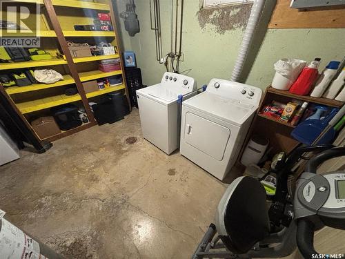 358 Bruce Street, Regina, SK - Indoor Photo Showing Laundry Room