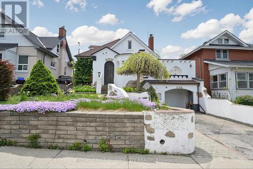 287 COURTLAND AVENUE E  Kitchener, ON N2G 2V8