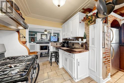 287 Courtland Avenue E, Kitchener, ON - Indoor