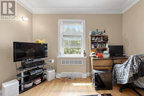 287 Courtland Avenue E, Kitchener, ON - Indoor
