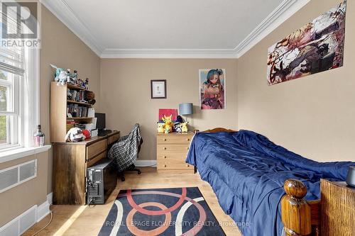 287 Courtland Avenue E, Kitchener, ON - Indoor Photo Showing Bedroom