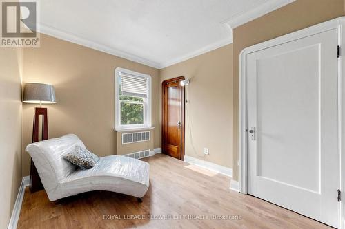 287 Courtland Avenue E, Kitchener, ON - Indoor Photo Showing Bedroom