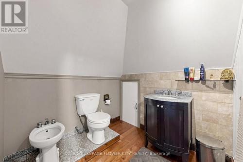 287 Courtland Avenue E, Kitchener, ON - Indoor Photo Showing Bathroom