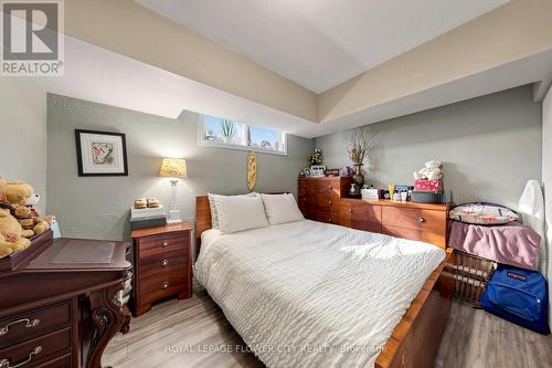 287 Courtland Avenue E, Kitchener, ON - Indoor Photo Showing Bedroom