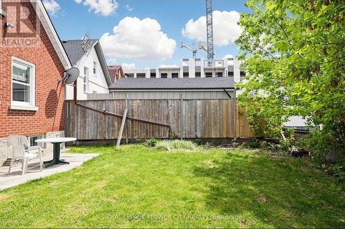 287 Courtland Avenue E, Kitchener, ON - Outdoor