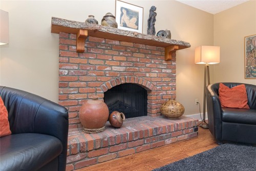 10210 Third St, Sidney, BC 