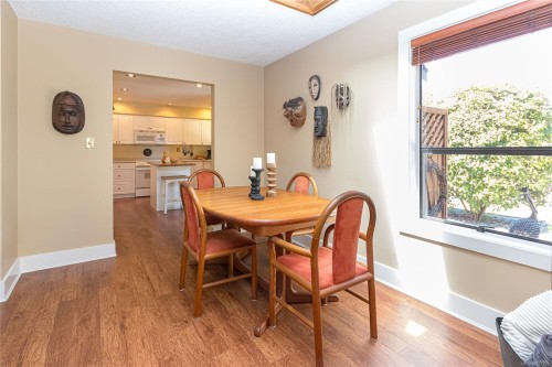 10210 Third St, Sidney, BC 