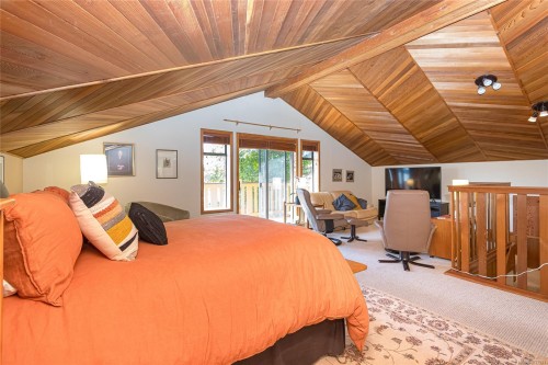 10210 Third St, Sidney, BC 
