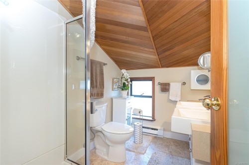 10210 Third St, Sidney, BC 