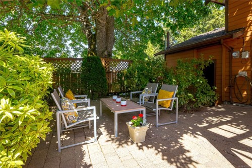 10210 Third St, Sidney, BC 