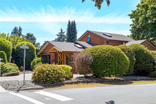 10210 Third St, Sidney, BC 