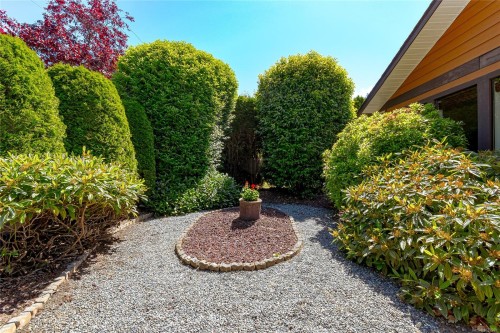 10210 Third St, Sidney, BC 