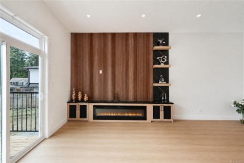 20 Leam Rd, Nanaimo, BC - Indoor Photo Showing Other Room With Fireplace