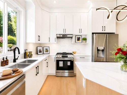 20 Leam Rd, Nanaimo, BC - Indoor Photo Showing Kitchen With Double Sink With Upgraded Kitchen