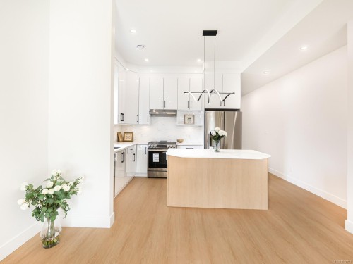 20 Leam Rd, Nanaimo, BC - Indoor Photo Showing Kitchen With Upgraded Kitchen