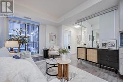 901 - 297 COLLEGE STREET Toronto, ON M5T 1S2
