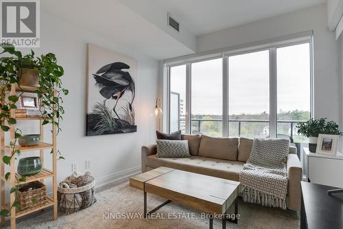 910 - 21 Park Street, Mississauga, ON - Indoor Photo Showing Living Room