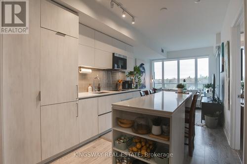 910 - 21 Park Street, Mississauga, ON - Indoor Photo Showing Kitchen