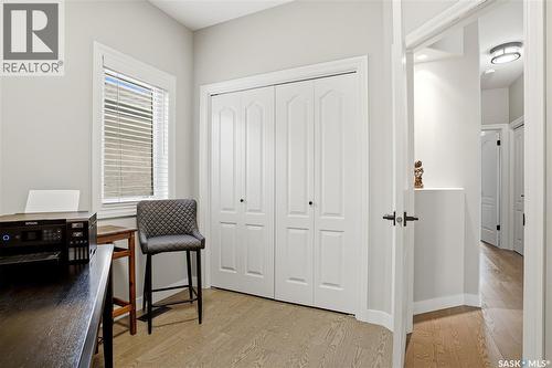 3283 Thames Crescent E, Regina, SK - Indoor