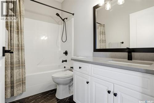 3283 Thames Crescent E, Regina, SK - Indoor Photo Showing Bathroom