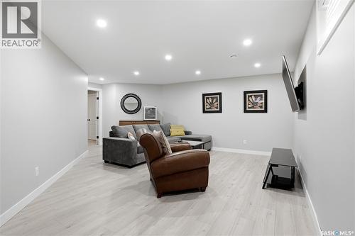 3283 Thames Crescent E, Regina, SK - Indoor Photo Showing Other Room