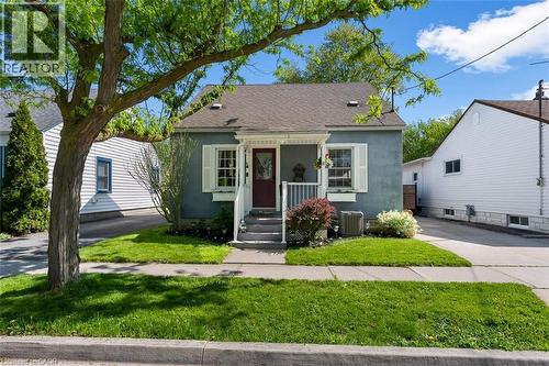 8 COVENTRY Street  St. Catharines, ON L2R 2X5