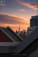 6 - 29 FRANCES LORING LANE Toronto, ON M4M 3E8