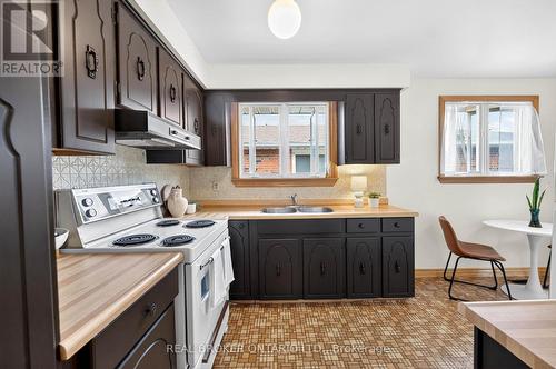 7778 Benavon Road, Mississauga, ON - Indoor Photo Showing Kitchen With Double Sink