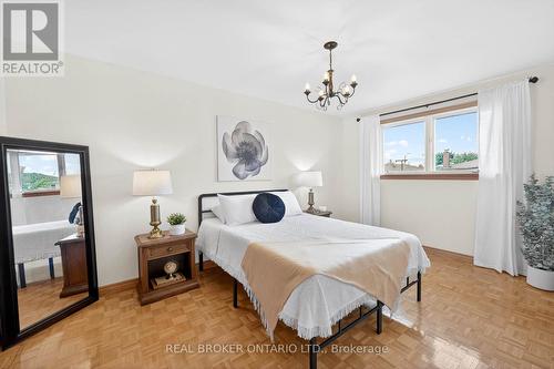 7778 Benavon Road, Mississauga, ON - Indoor Photo Showing Bedroom