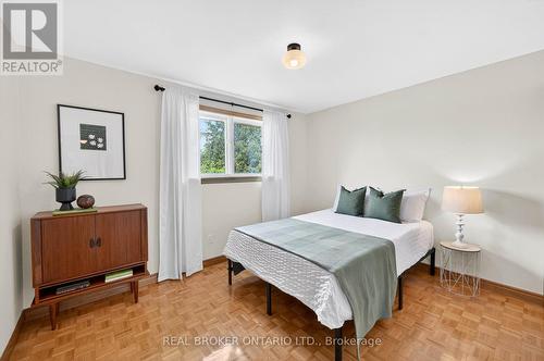 7778 Benavon Road, Mississauga, ON - Indoor Photo Showing Bedroom