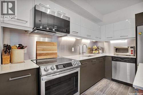 304 404 C Avenue S, Saskatoon, SK - Indoor Photo Showing Kitchen With Upgraded Kitchen