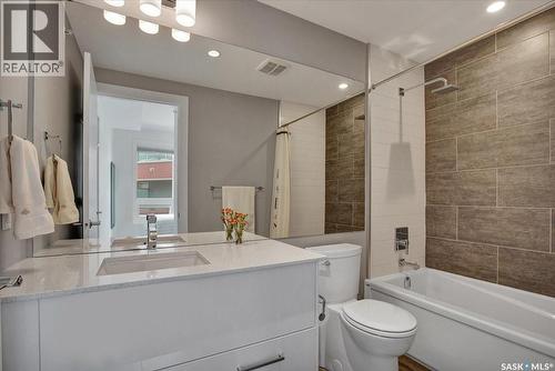 304 404 C Avenue S, Saskatoon, SK - Indoor Photo Showing Bathroom