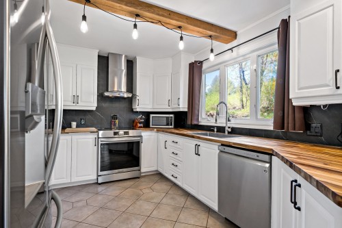 Cuisine - 7 Rue St-André, Mont-Blanc, QC - Indoor Photo Showing Kitchen