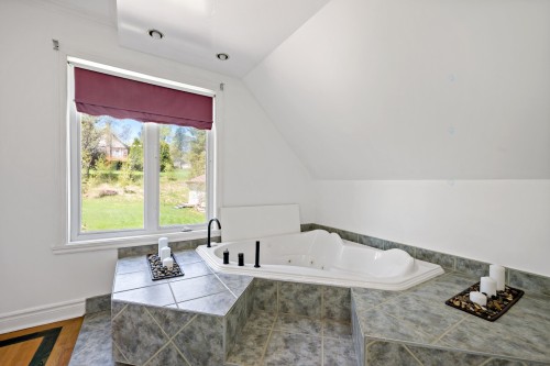 Salle de bains attenante à la CCP - 7 Rue St-André, Mont-Blanc, QC - Indoor Photo Showing Bathroom