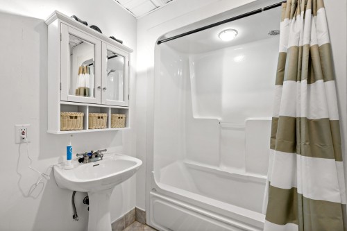 Salle de bains - 7 Rue St-André, Mont-Blanc, QC - Indoor Photo Showing Bathroom