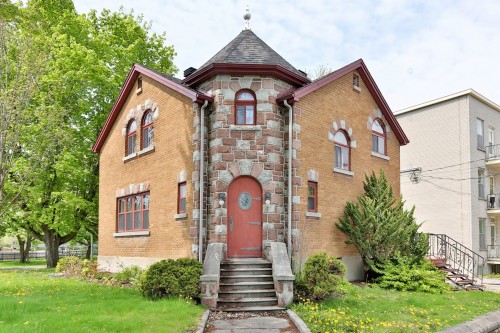 Façade - 