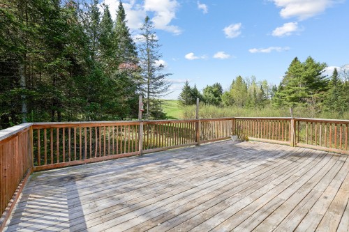 Terrasse - 17 Ch. De La Rouge, Arundel, QC - Outdoor With Deck Patio Veranda